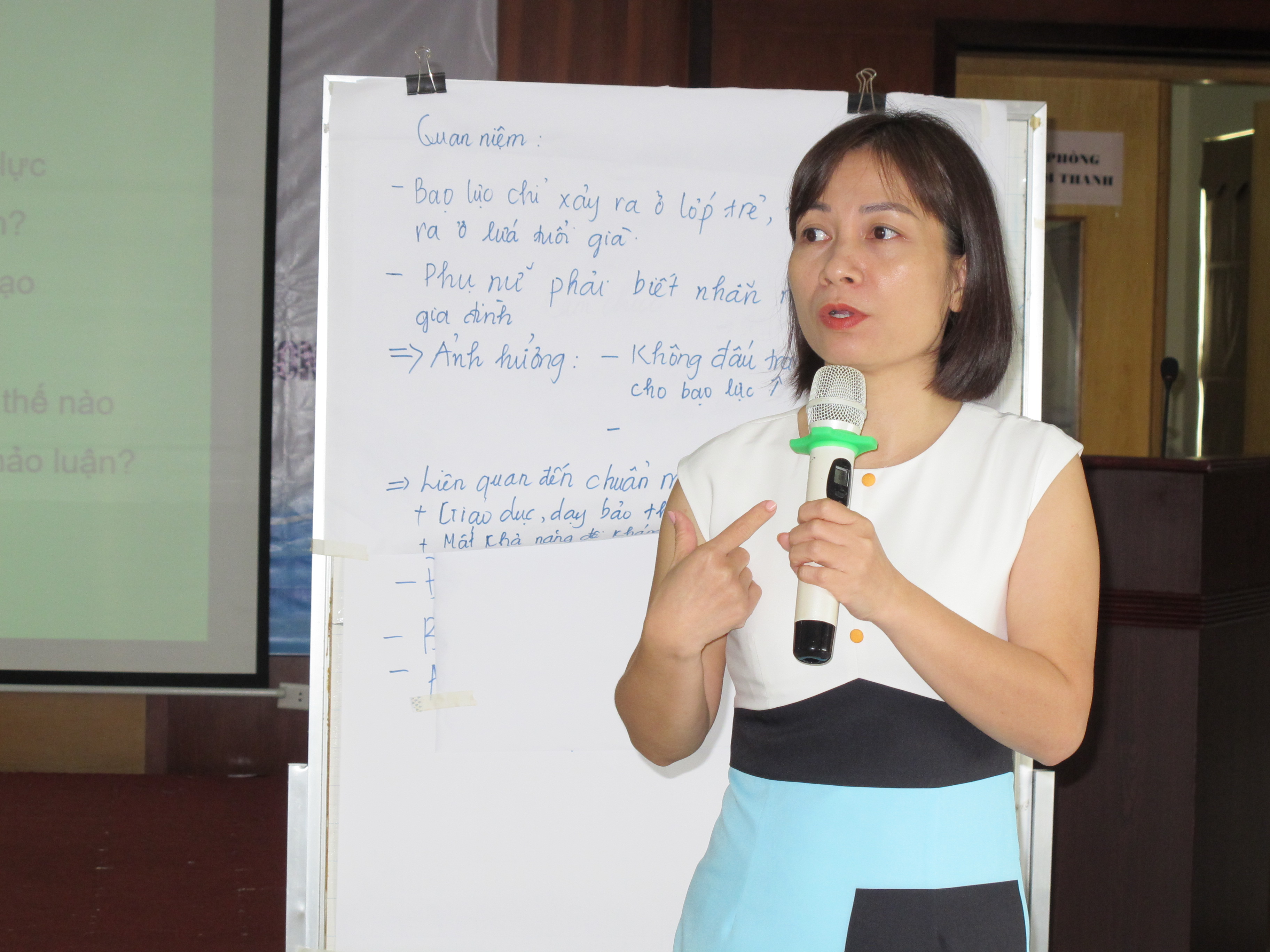 Cổng TTĐT Bộ Lao động- Thương binh và Xã hội IMG-3003_1.JPG