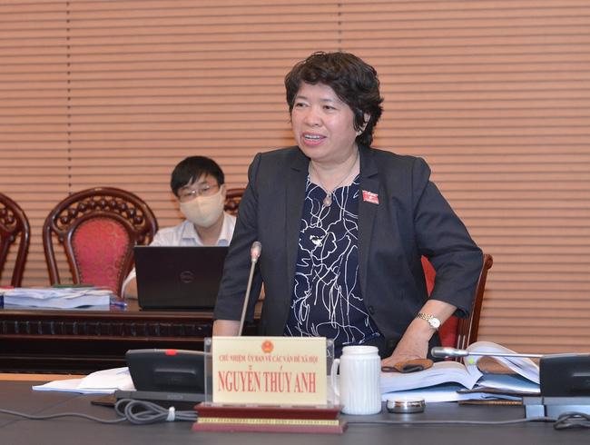 hop-luat-nguoi-việt-nam-di-lam-viec-o-nuoc-ngoai.jpeg