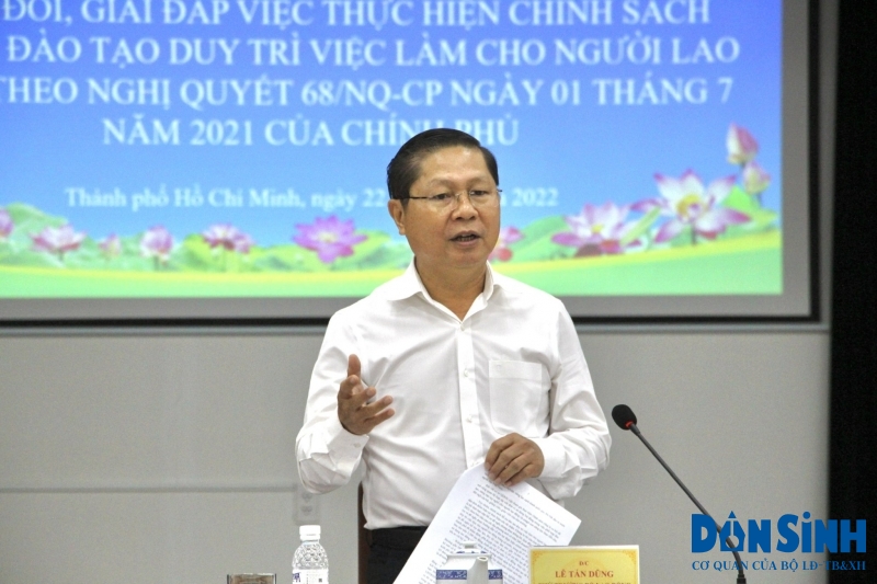 Thứ trưởng Bộ LĐ-TB&XH Lê Tấn Dũng phát biểu chỉ đạo tại hội nghị.