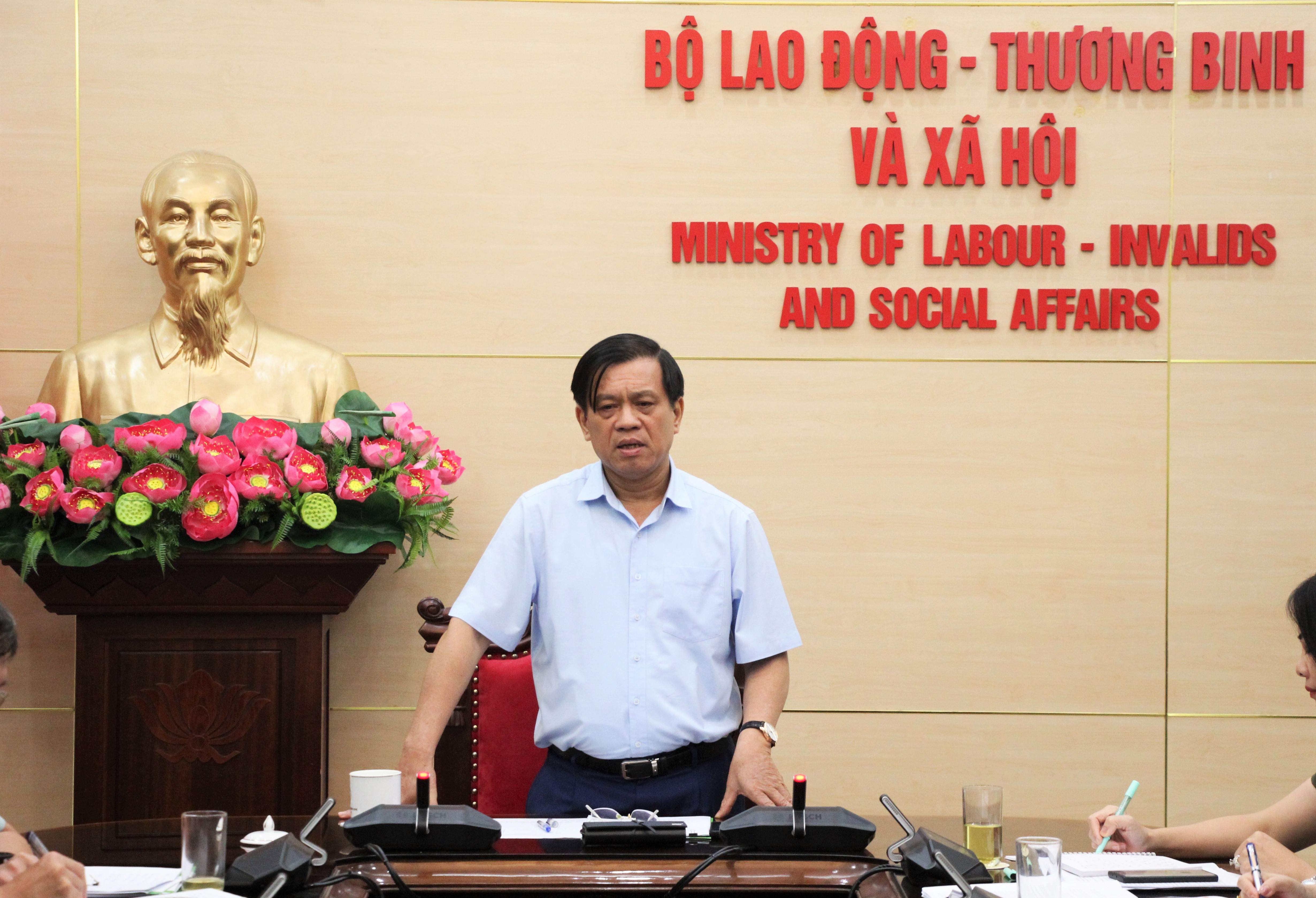 Thứ trưởng Nguyễn Bá Hoan chủ trì cuộc họp về chuyển đổi số Bộ LĐTBXH