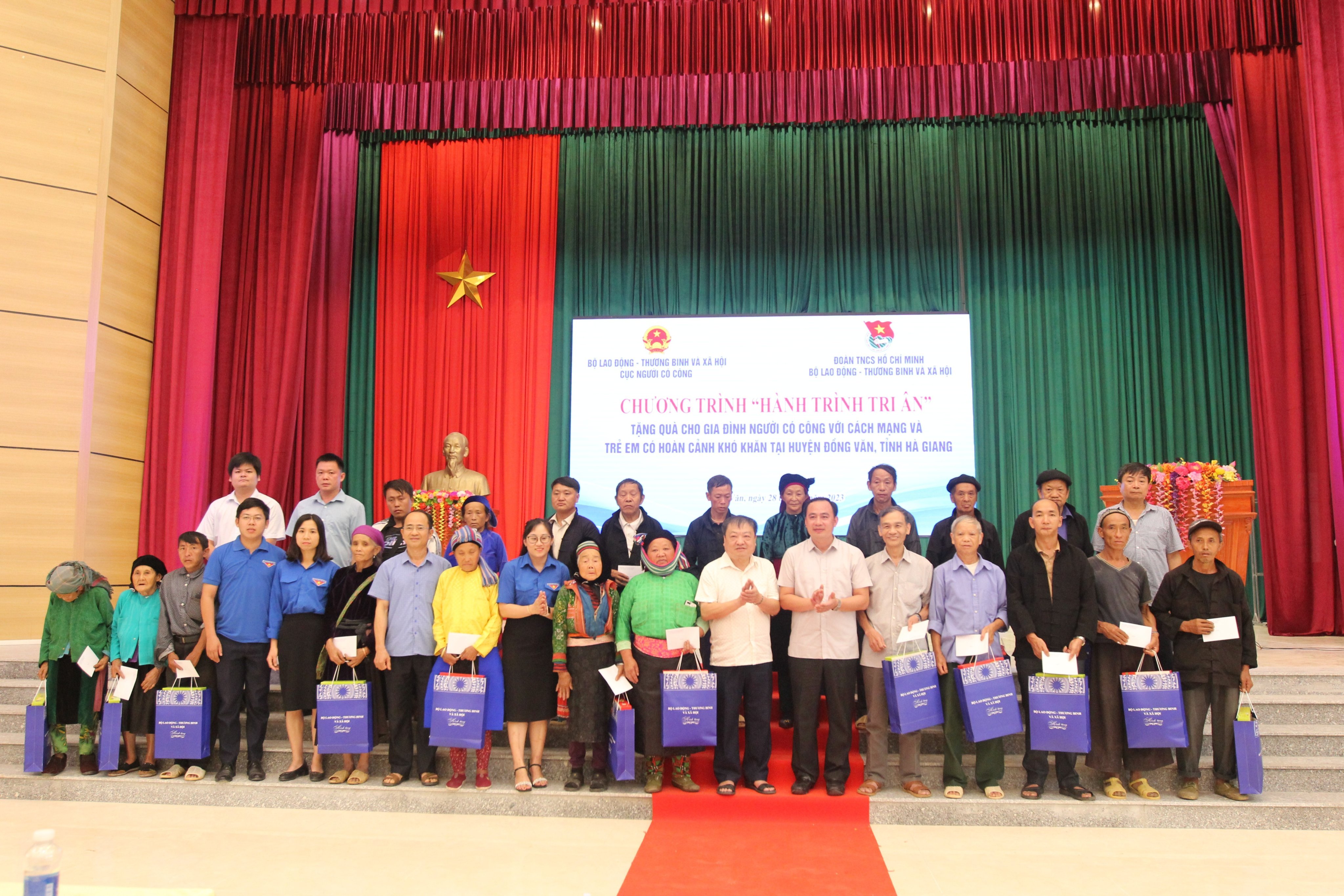 Đoàn thanh niên Bộ LĐTBXH tri ân kỷ niệm 76 năm ngày Thương binh – Liệt sỹ tại tỉnh Hà Giang