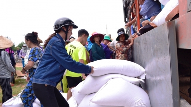 Phú Yên: Kịp thời trợ giúp đột xuất gạo cứu đói cho người dân