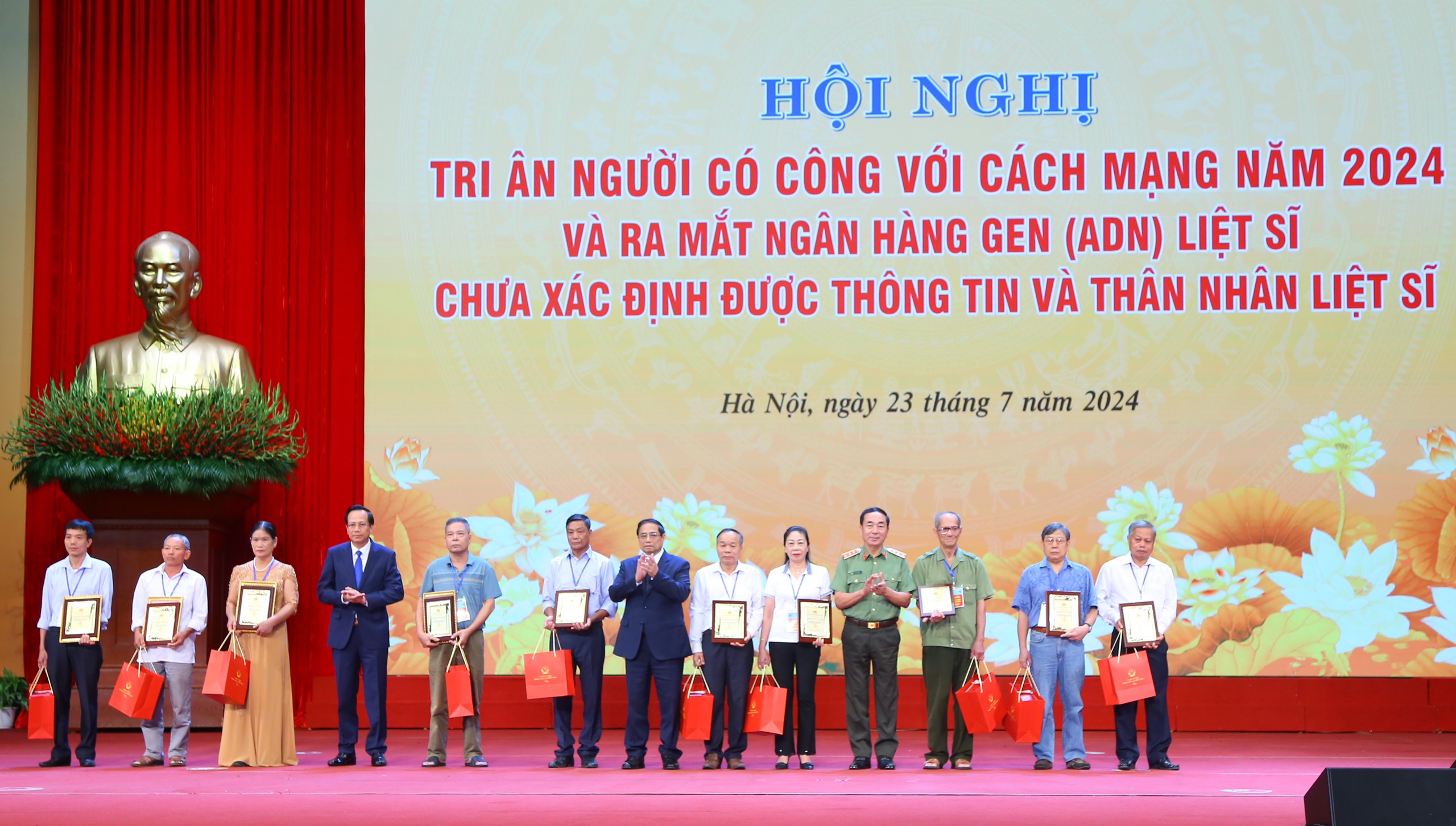 https://www.molisa.gov.vn/Upload/Nhung/0d90b2bf31b194efcda0.jpg