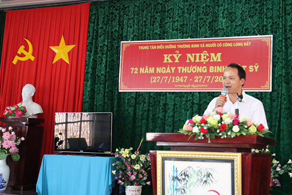 Thứ trưởng Lê Quân thăm, tặng quà tại Trung tâm điều dưỡng thương binh và Người có công Long Đất - Ảnh 4 Thứ trưởng Lê Quân thăm, tặng quà tại Trung tâm điều dưỡng thương binh và Người có công Long Đất - Ảnh 4