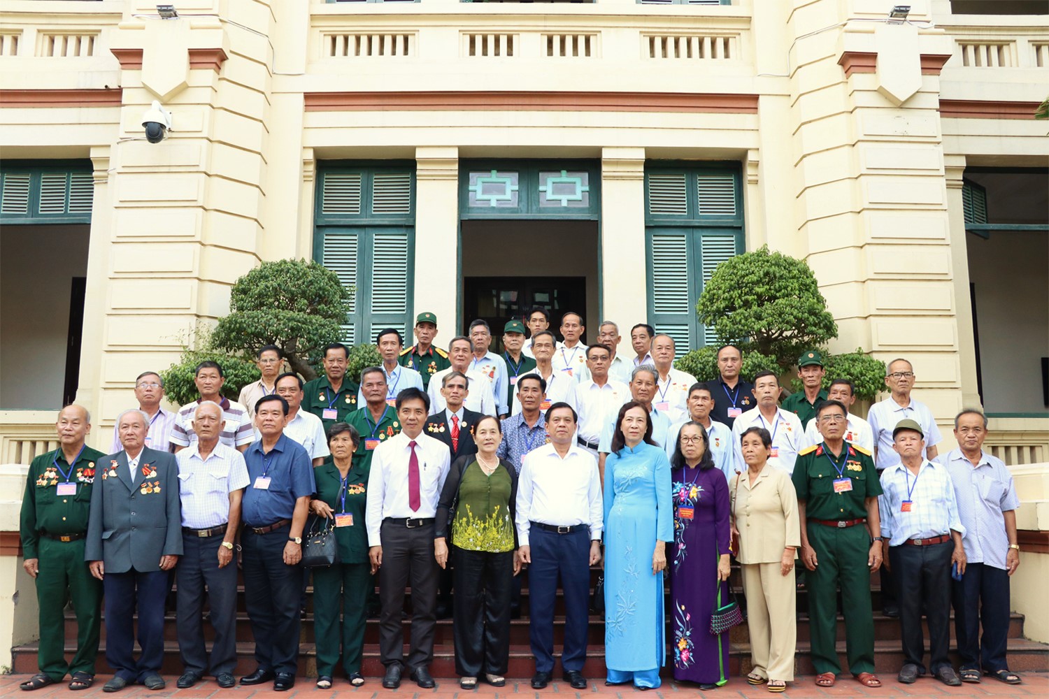 Thứ trưởng Nguyễn Bá Hoan tiếp đoàn đại biểu người có công tỉnh Cà Mau