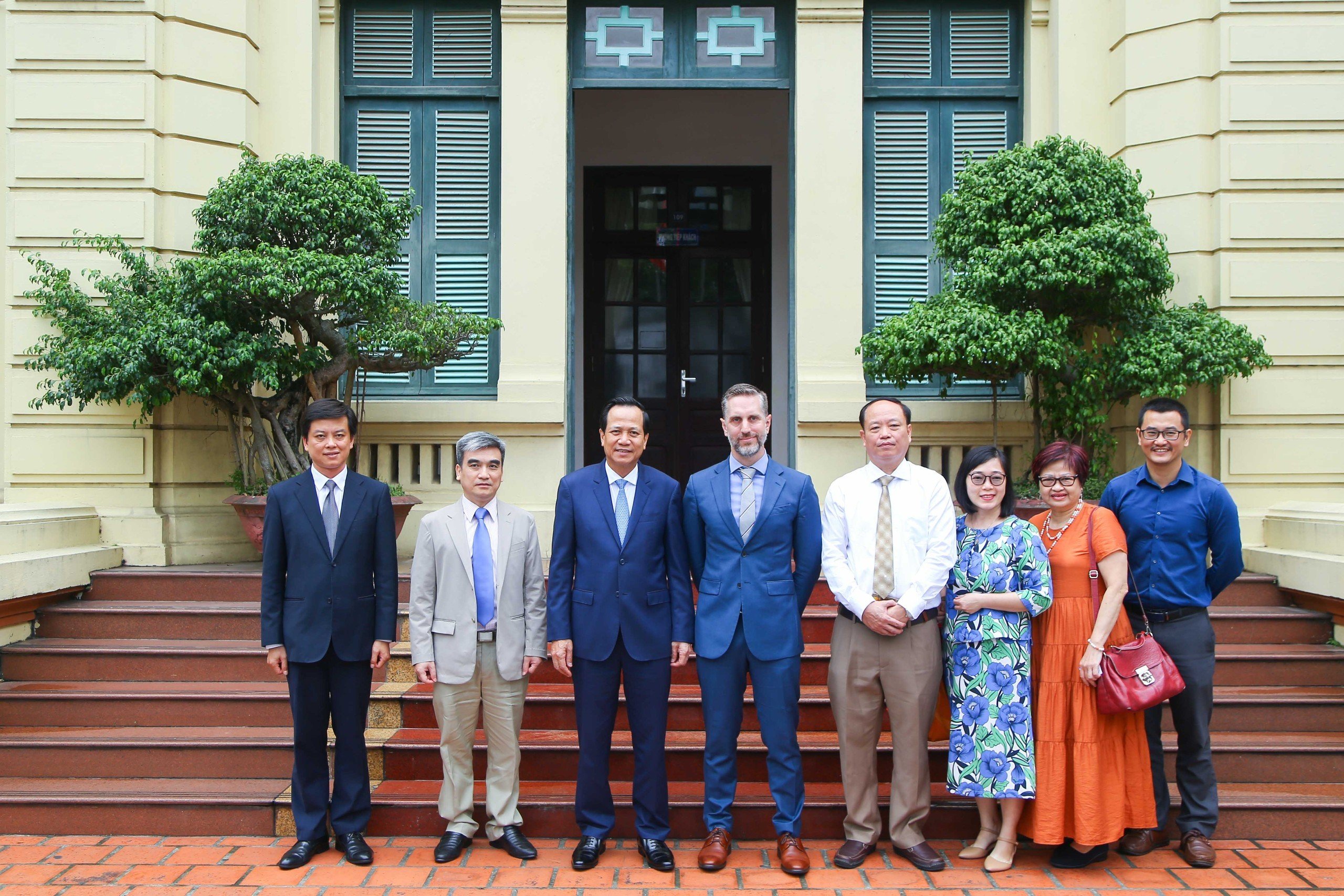 Bộ trưởng Đào Ngọc Dung tiếp tân Trưởng Đại diện thường trú Quỹ Dân số Liên hợp quốc tại Việt Nam