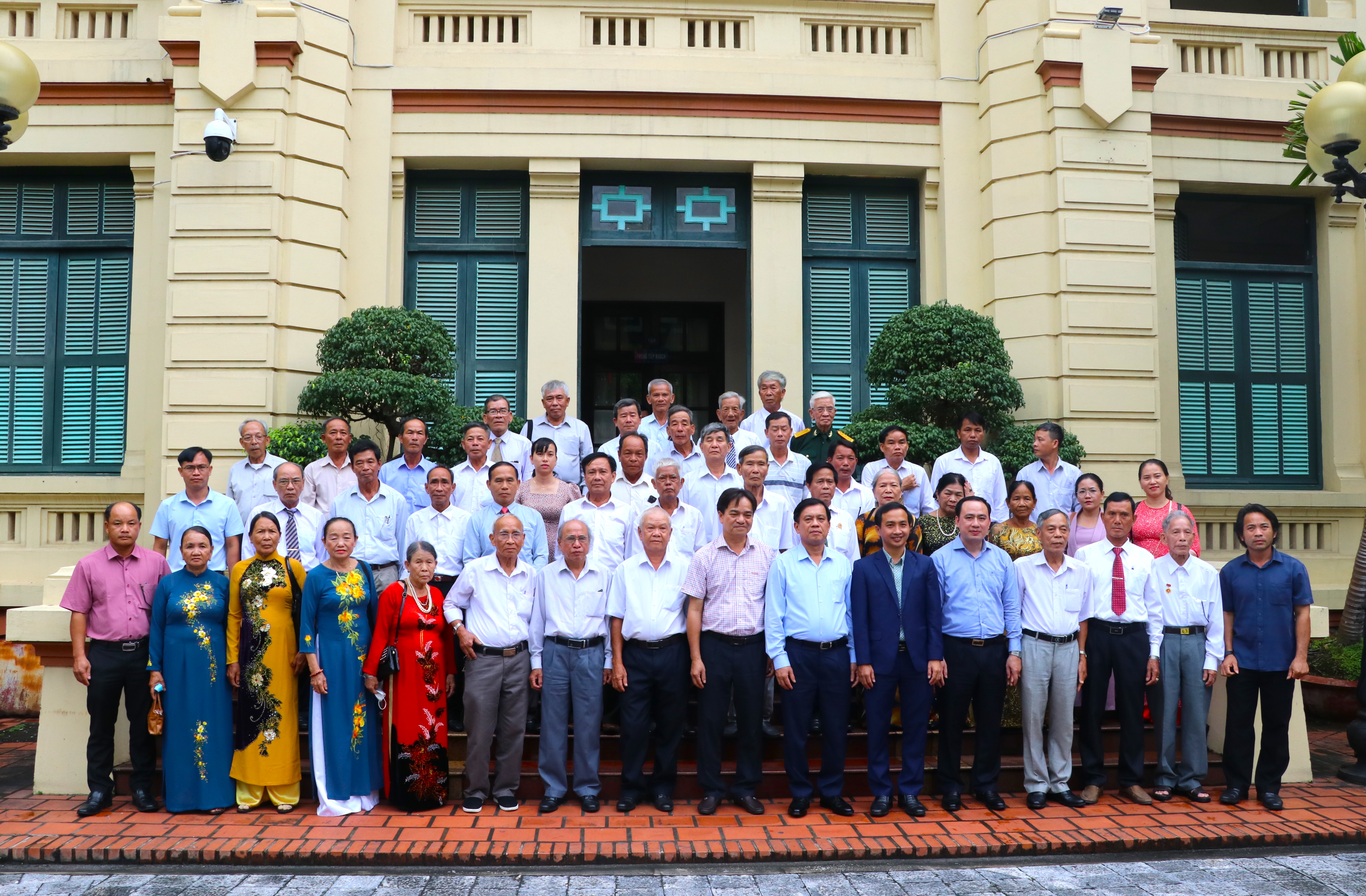 Thứ trưởng Nguyễn Bá Hoan gặp mặt Đoàn đại biểu người có công tỉnh Đắk Nông và TP Tam Kỳ