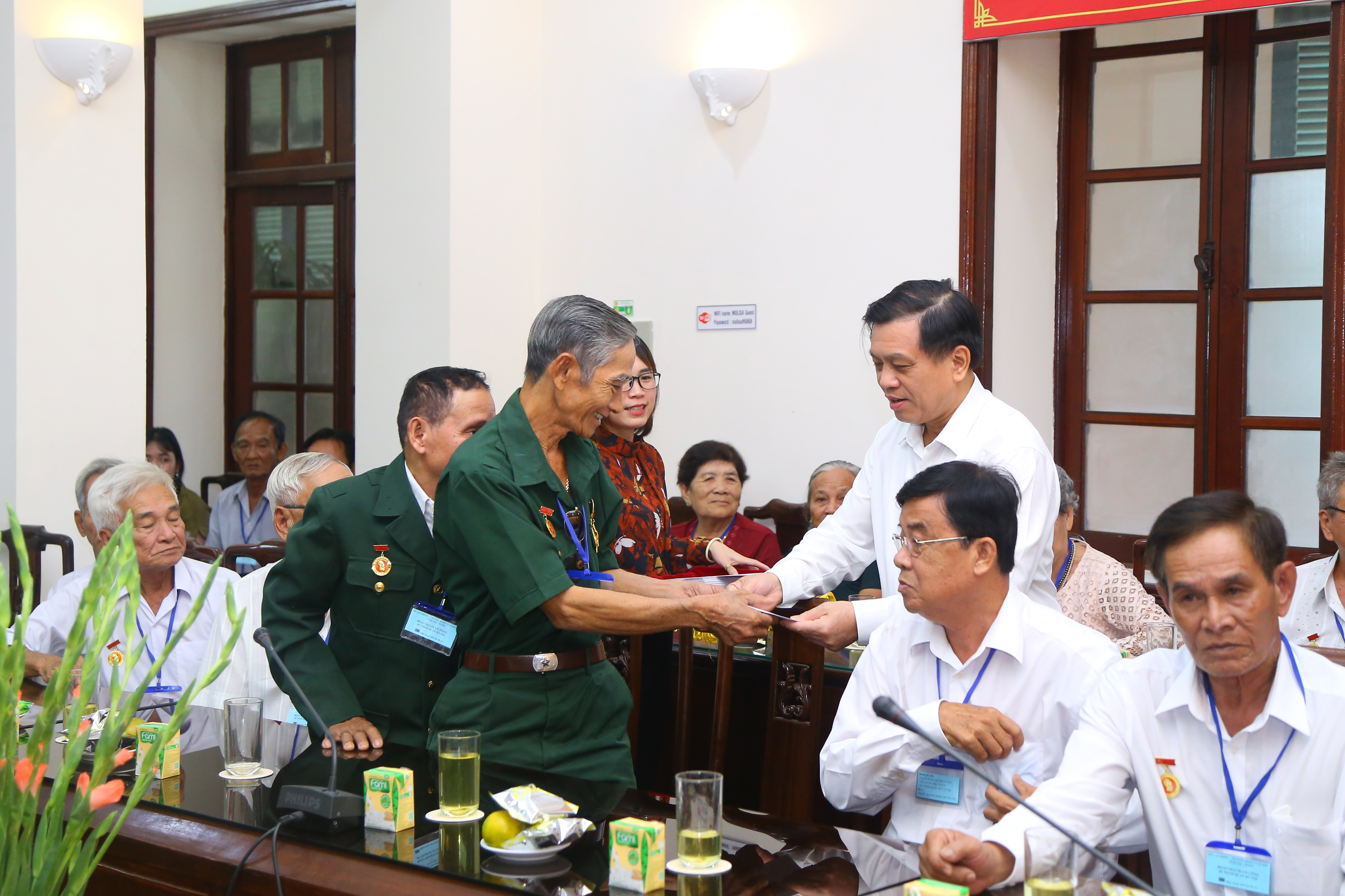 Thứ trưởng Nguyễn Bá Hoan tiếp đoàn đại biểu người có công tỉnh Sóc Trăng