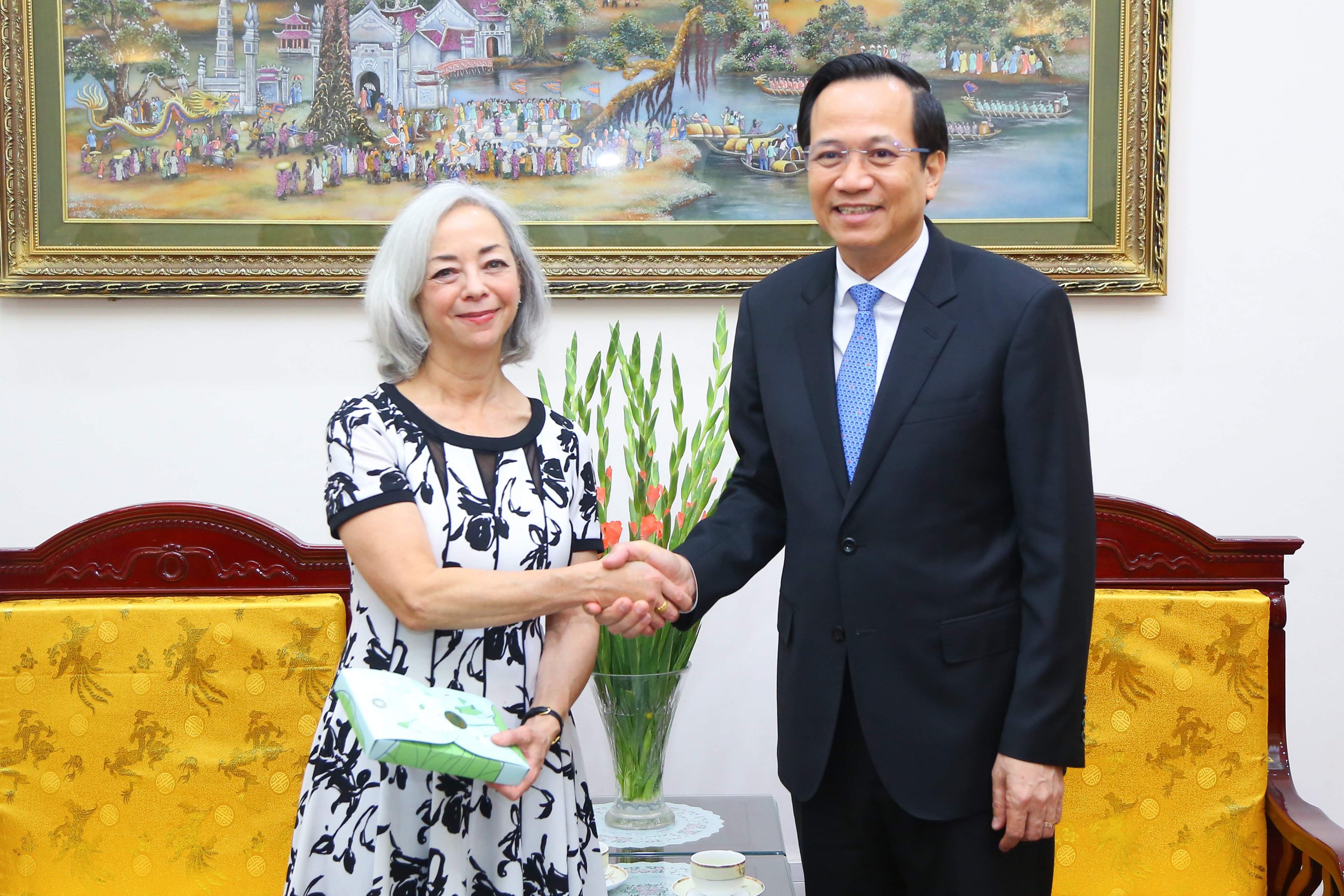 Bộ trưởng Đào Ngọc Dung tiếp Phó Thứ trưởng phụ trách các vấn đề lao động quốc tế của Bộ Lao động Hoa Kỳ