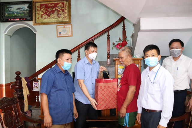 Bắc Giang: Tập trung thực hiện chi trả trợ cấp ưu đãi người có công qua bưu điện